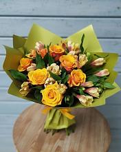 Букет цветов из:  Альстромерии и Розы в Кировске Мурманской области