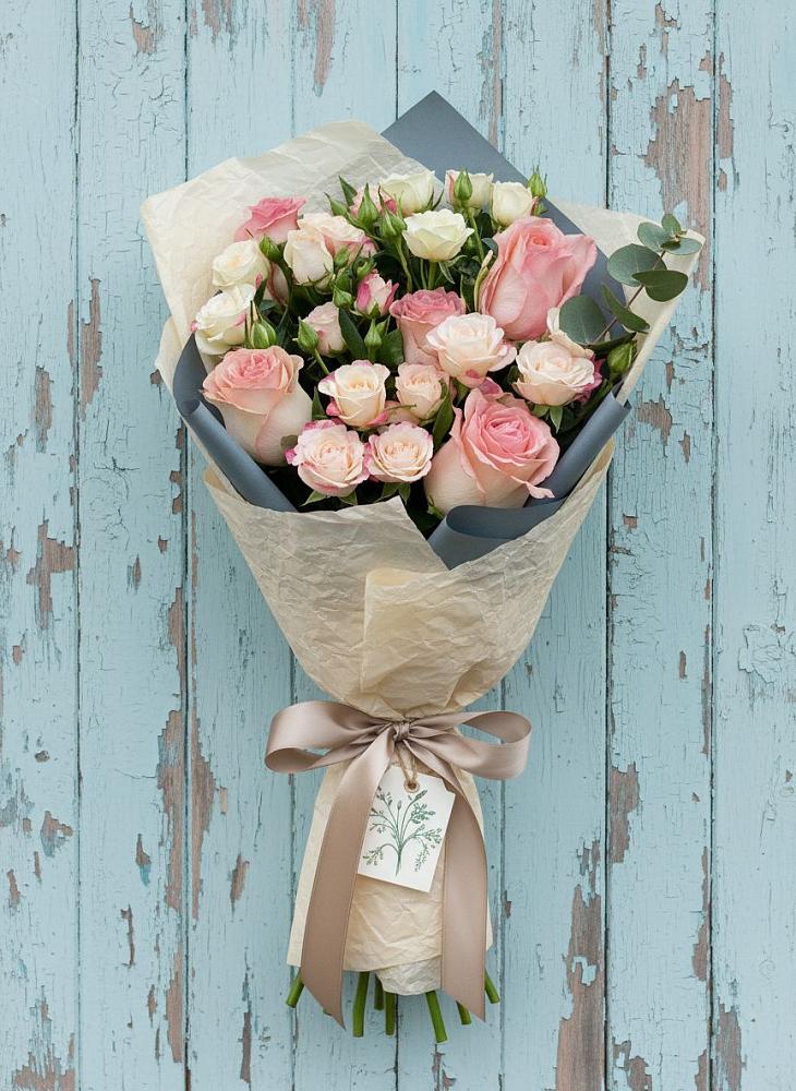 Букет цветов из: Розы в Кировске Мурманской области