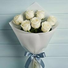 Букет 7 Белых роз Эдлесс Лав в Кировске Мурманской области
