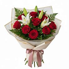 Букет цветов из:  Лилии и Розы в Кировске Мурманской области