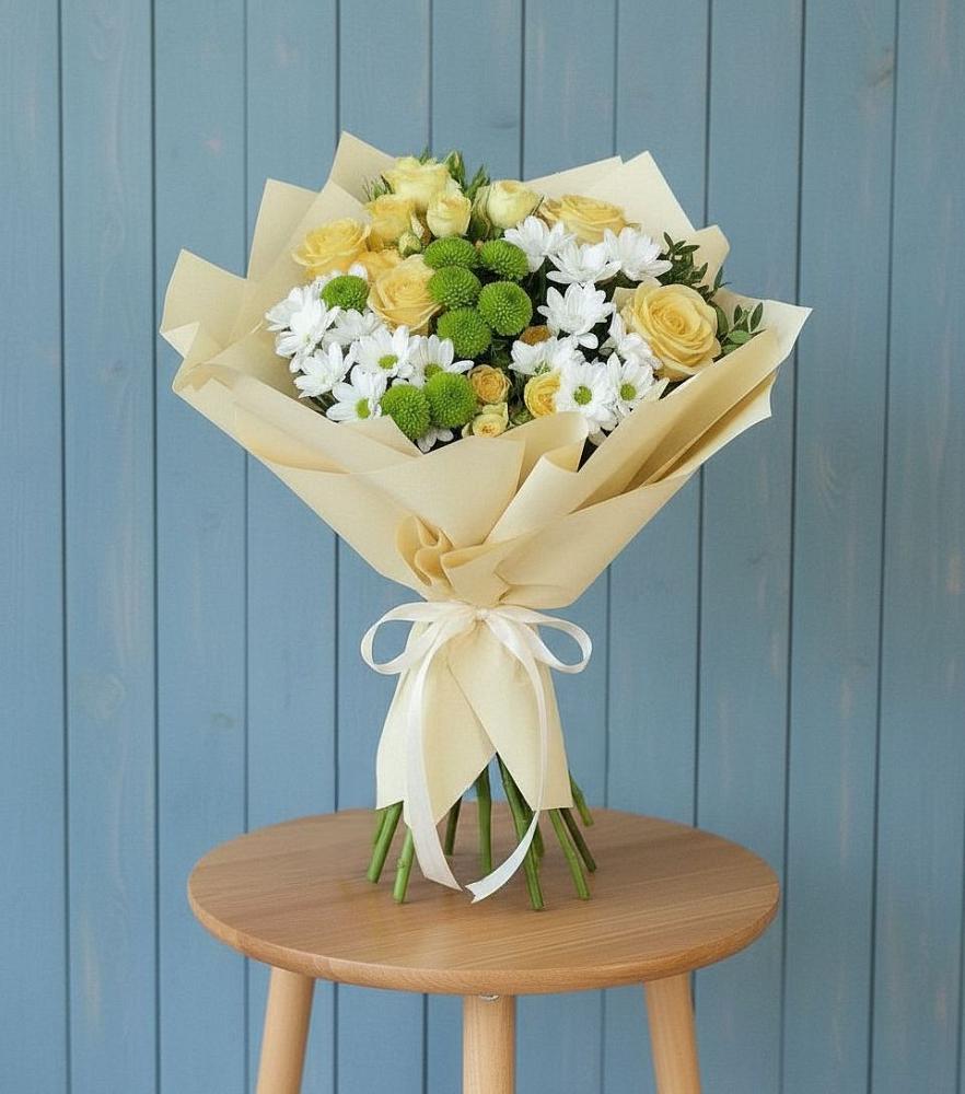 Букет цветов из: Хризантемы и Розы в Кировске Мурманской области