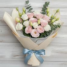 Букет цветов из:  Лизиантусы в Кировске Мурманской области