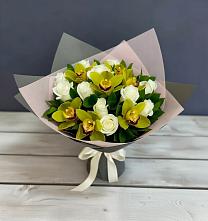 Букет цветов из:  Орхидеи и Розы в Кировске Мурманской области