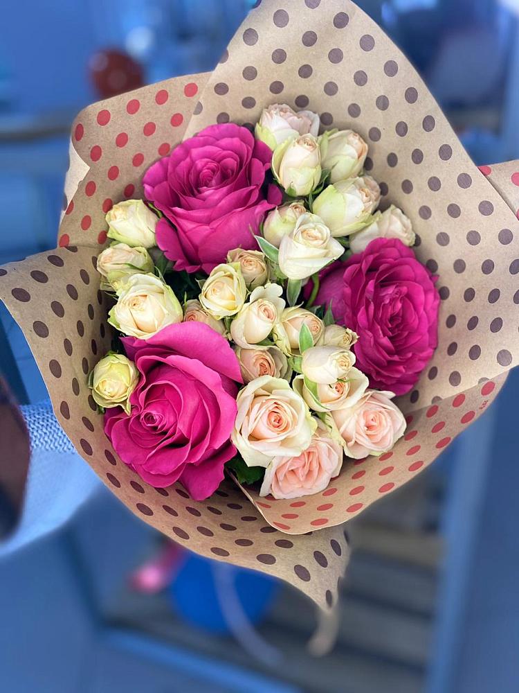 Букет цветов из: Розы в Кировске Мурманской области