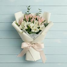 Букет цветов из:  Альстромерии в Кировске Мурманской области