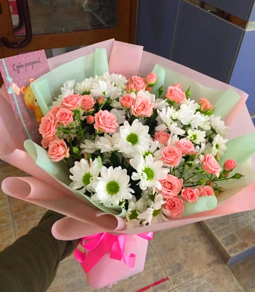 Букет цветов из: Розы и Хризантемы в Кировске Мурманской области