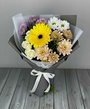 Букет цветов из:  Розы, Герберы и Хризантемы в Кировске Мурманской области
