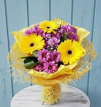 Букет цветов из:  Хризантемы и Герберы в Кировске Мурманской области