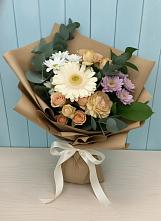 Букет цветов из:  Герберы и Хризантемы в Кировске Мурманской области