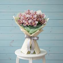 Букет цветов из:  Орхидеи и Розы в Кировске Мурманской области