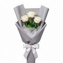 Букет 3 белые розы в Кировске Мурманской области