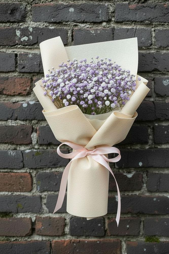 Букет цветов из: Гипсофила в Кировске Мурманской области