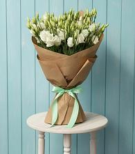 Букет цветов из:  Лизиантусы в Кировске Мурманской области