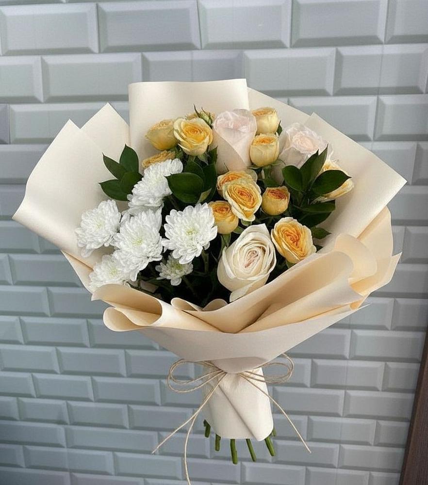 Букет цветов из: Розы и Хризантемы в Кировске Мурманской области