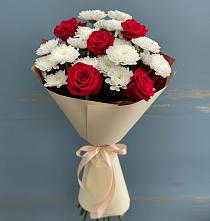 Букет цветов из:  Розы и Хризантемы в Кировске Мурманской области