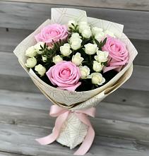Букет цветов из:  Розы в Кировске Мурманской области
