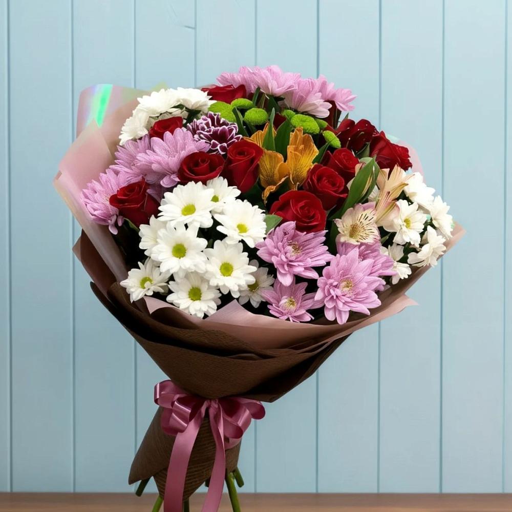 Букет цветов из: Розы, Хризантемы и Альстромерии в Кировске Мурманской области