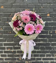 Букет цветов из:  Герберы и Хризантемы в Кировске Мурманской области