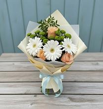 Букет цветов из:  Герберы, Розы и Хризантемы в Кировске Мурманской области
