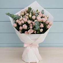 Букет цветов из:  Розы в Кировске Мурманской области