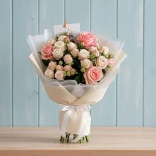 Букет цветов из:  Розы в Кировске Мурманской области