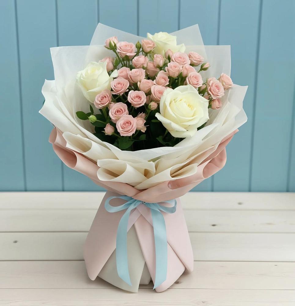 Букет цветов из: Розы в Кировске Мурманской области