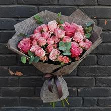 Букет цветов из:  Розы в Кировске Мурманской области