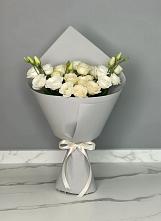 Букет цветов из:  Розы и Лизиантусы в Кировске Мурманской области